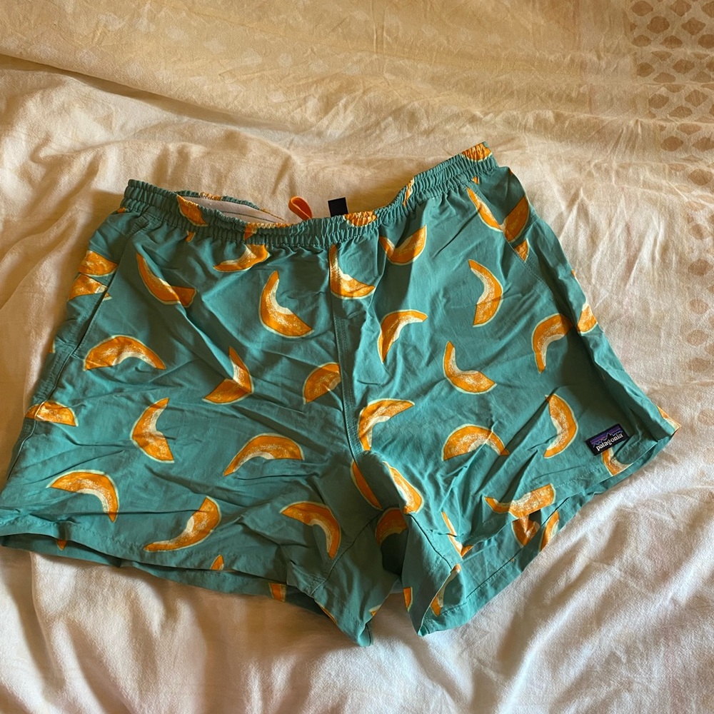 Patagonia baggies melon shorts green